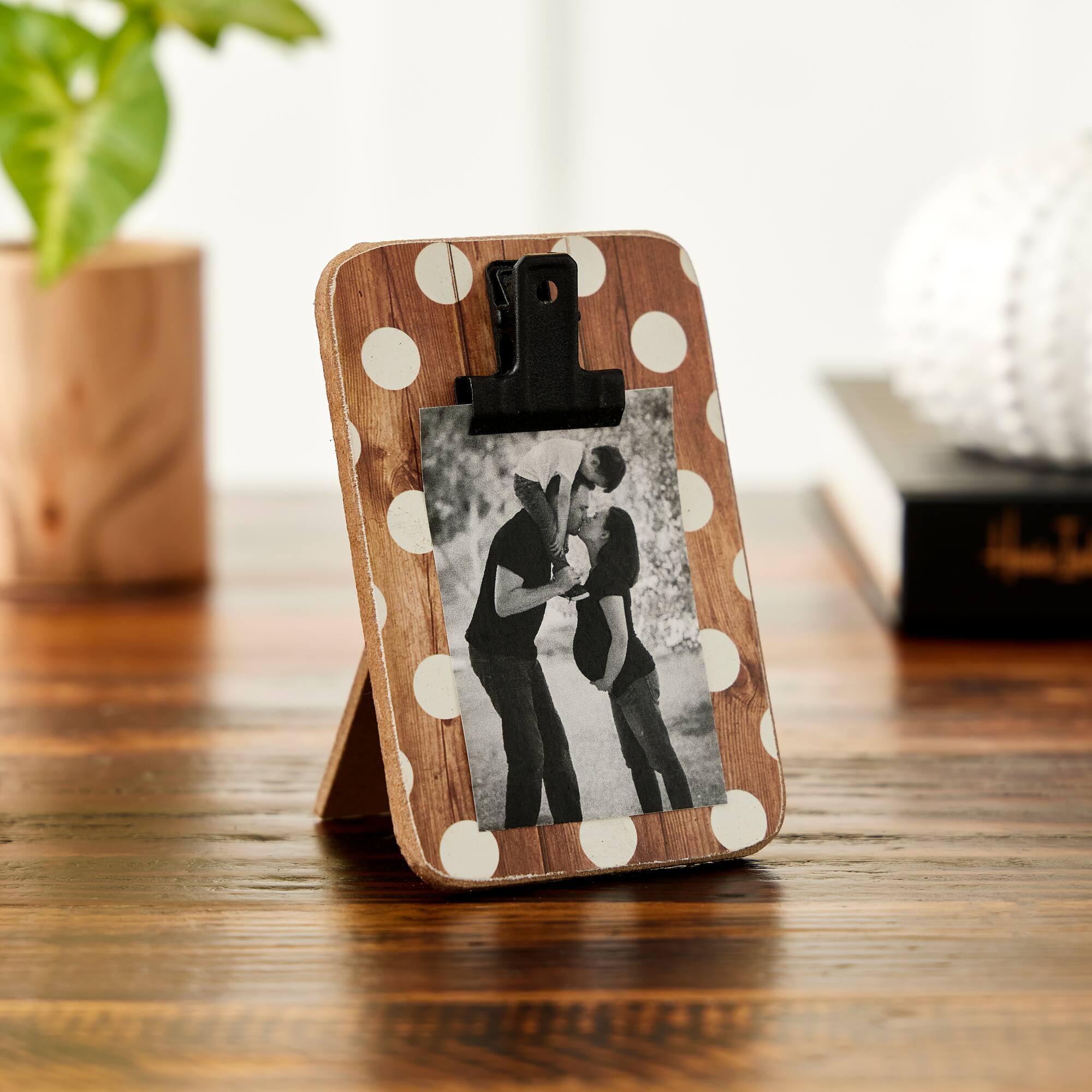 Polka Dot Clip Frame by Studio Décor®